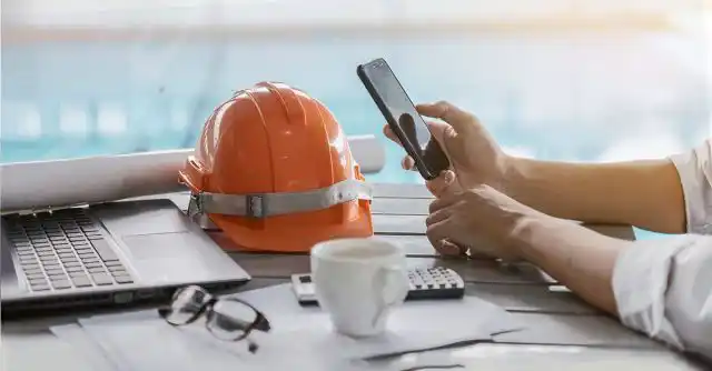 contact-construction hoarding contractor Toronto